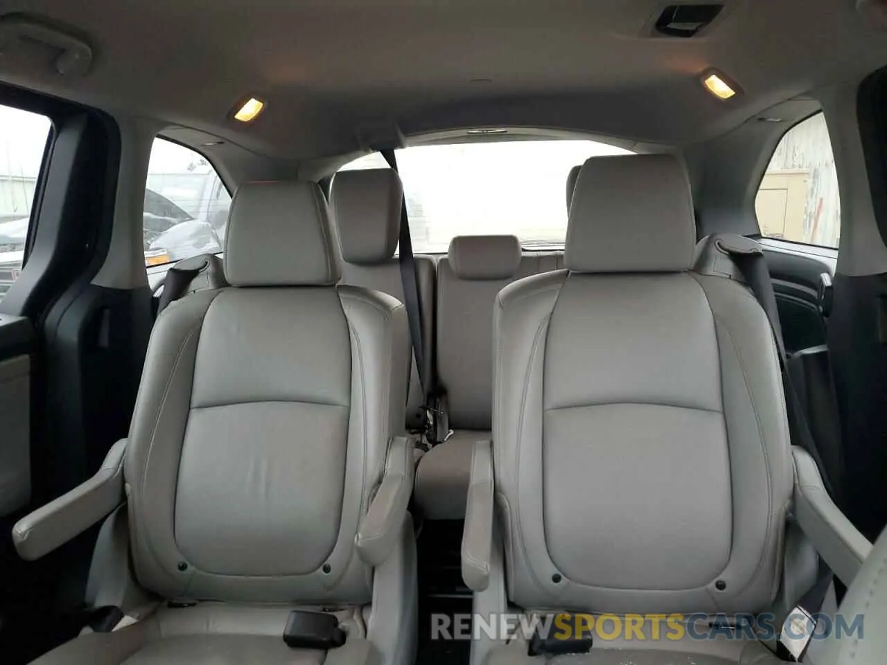 10 Photograph of a damaged car 5FNRL6H78KB016485 HONDA All Models 2019