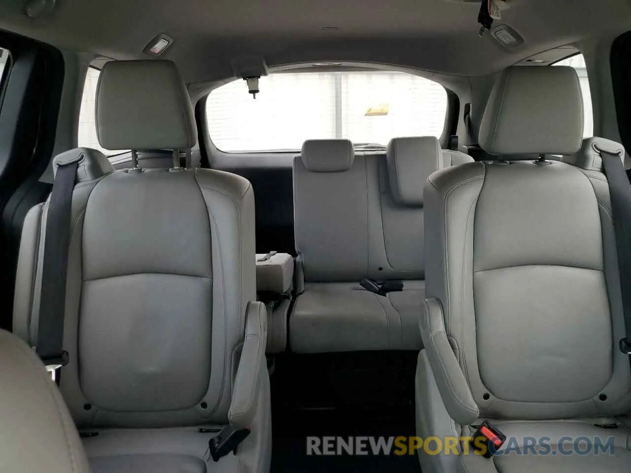 10 Photograph of a damaged car 5FNRL6H78KB018186 HONDA All Models 2019