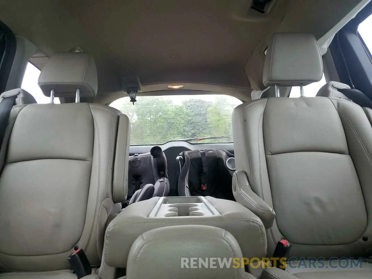 10 Photograph of a damaged car 5FNRL6H78KB071079 HONDA All Models 2019