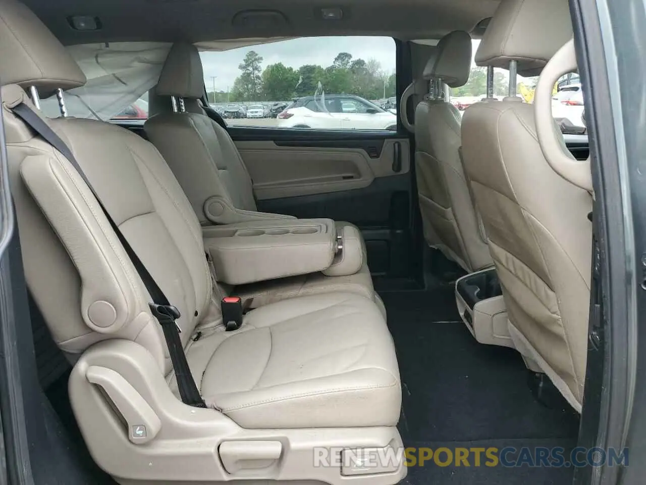 12 Photograph of a damaged car 5FNRL6H78KB071079 HONDA All Models 2019