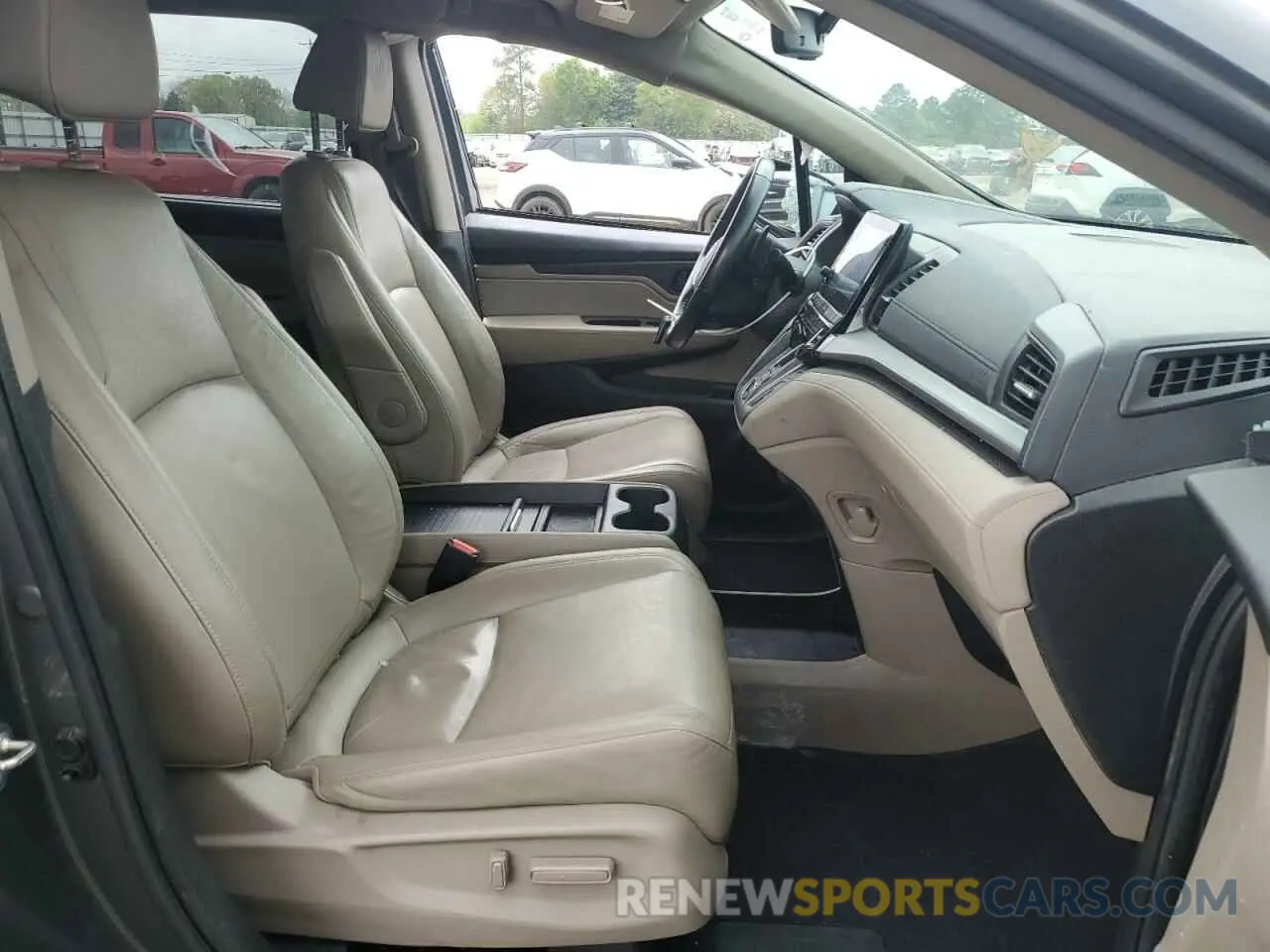 7 Photograph of a damaged car 5FNRL6H78KB071079 HONDA All Models 2019
