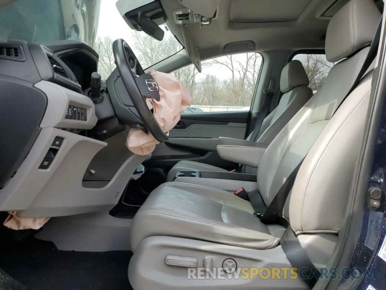 7 Photograph of a damaged car 5FNRL6H78KB122337 HONDA All Models 2019