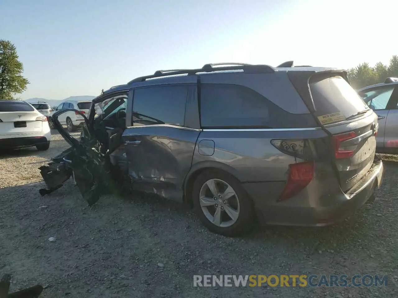 2 Photograph of a damaged car 5FNRL6H7XKB038682 HONDA All Models 2019