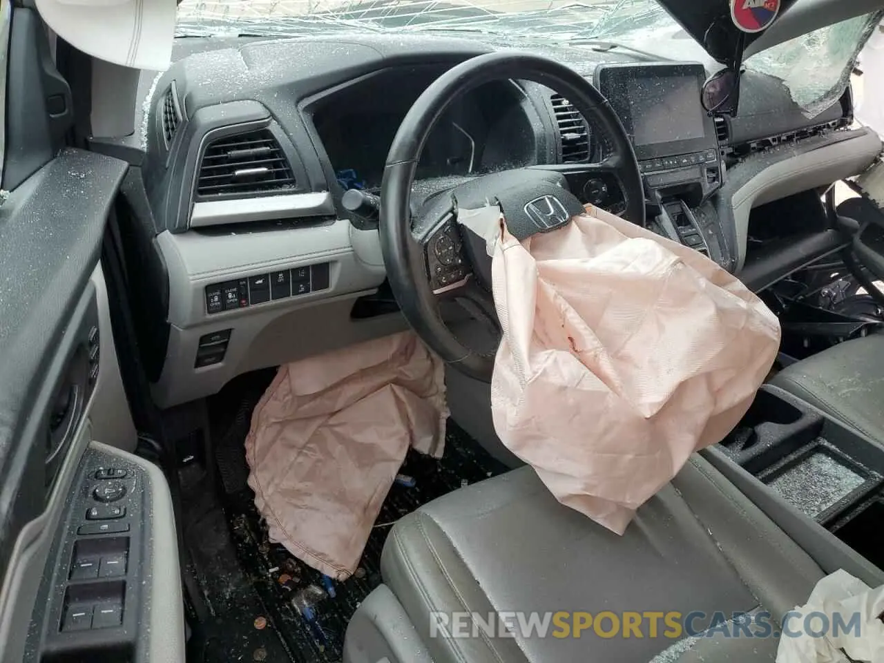 8 Photograph of a damaged car 5FNRL6H7XKB049729 HONDA All Models 2019