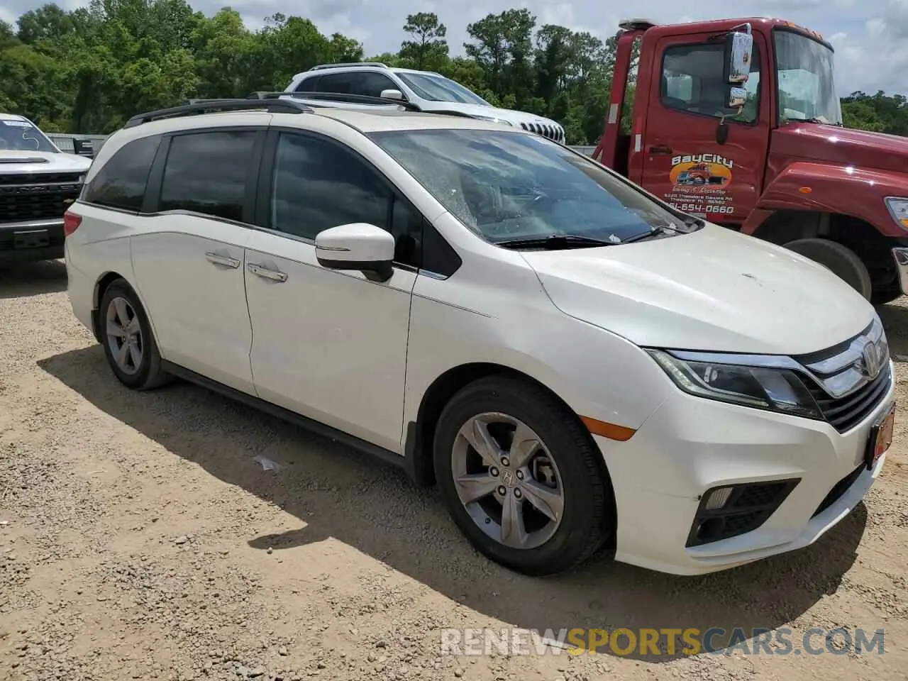 4 Photograph of a damaged car 5FNRL6H7XKB063968 HONDA All Models 2019