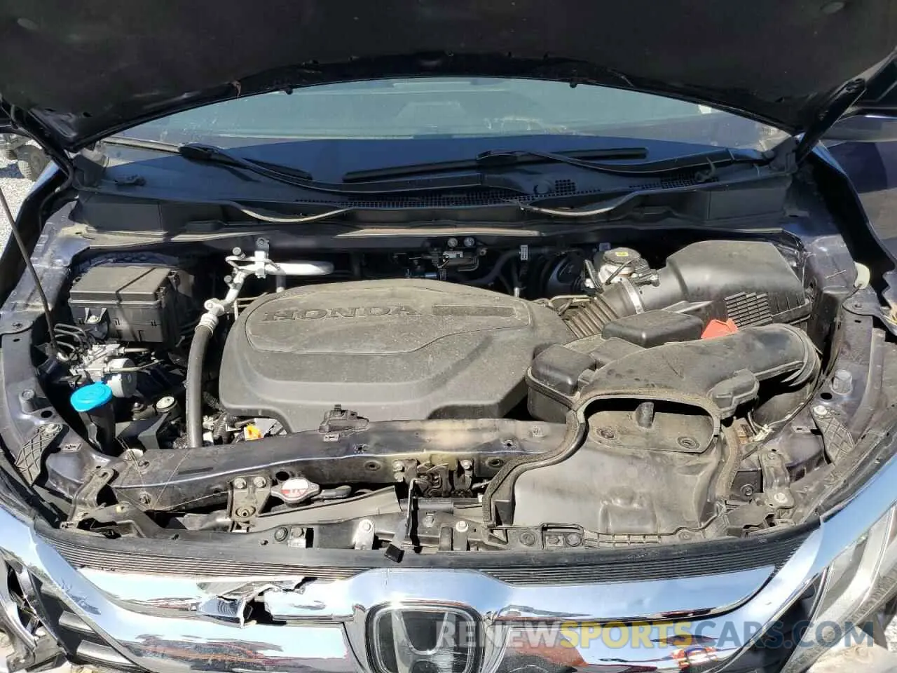 13 Photograph of a damaged car 5FNRL6H70LB069215 HONDA All Models 2020