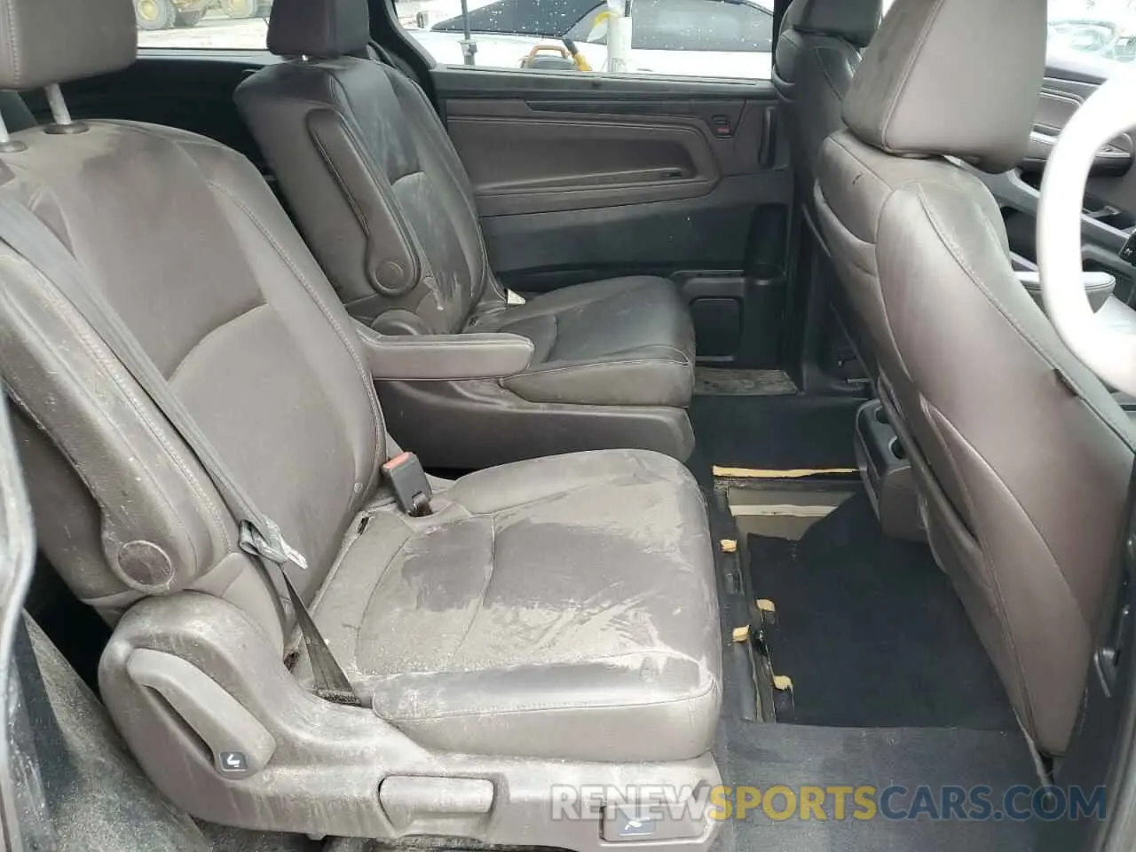 11 Photograph of a damaged car 5FNRL6H71LB045666 HONDA All Models 2020