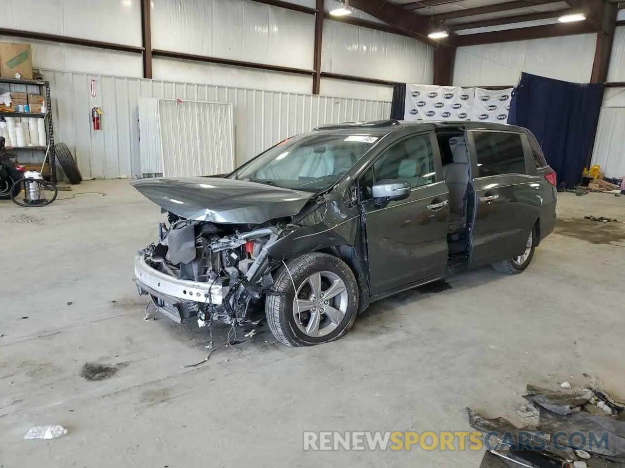 1 Photograph of a damaged car 5FNRL6H77LB013790 HONDA All Models 2020