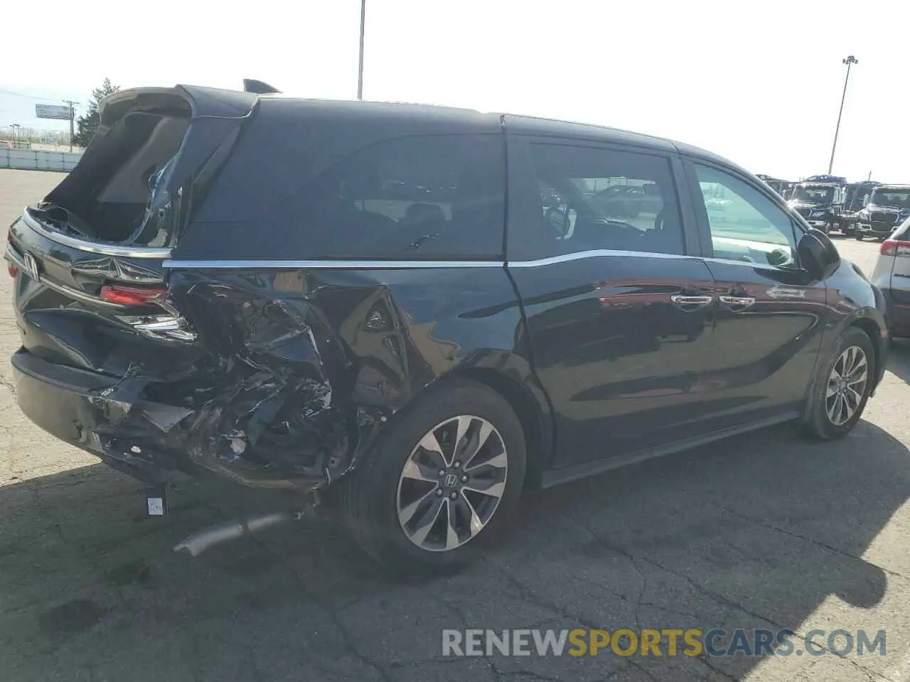 3 Photograph of a damaged car 5FNRL6H67PB057737 HONDA All Models 2023