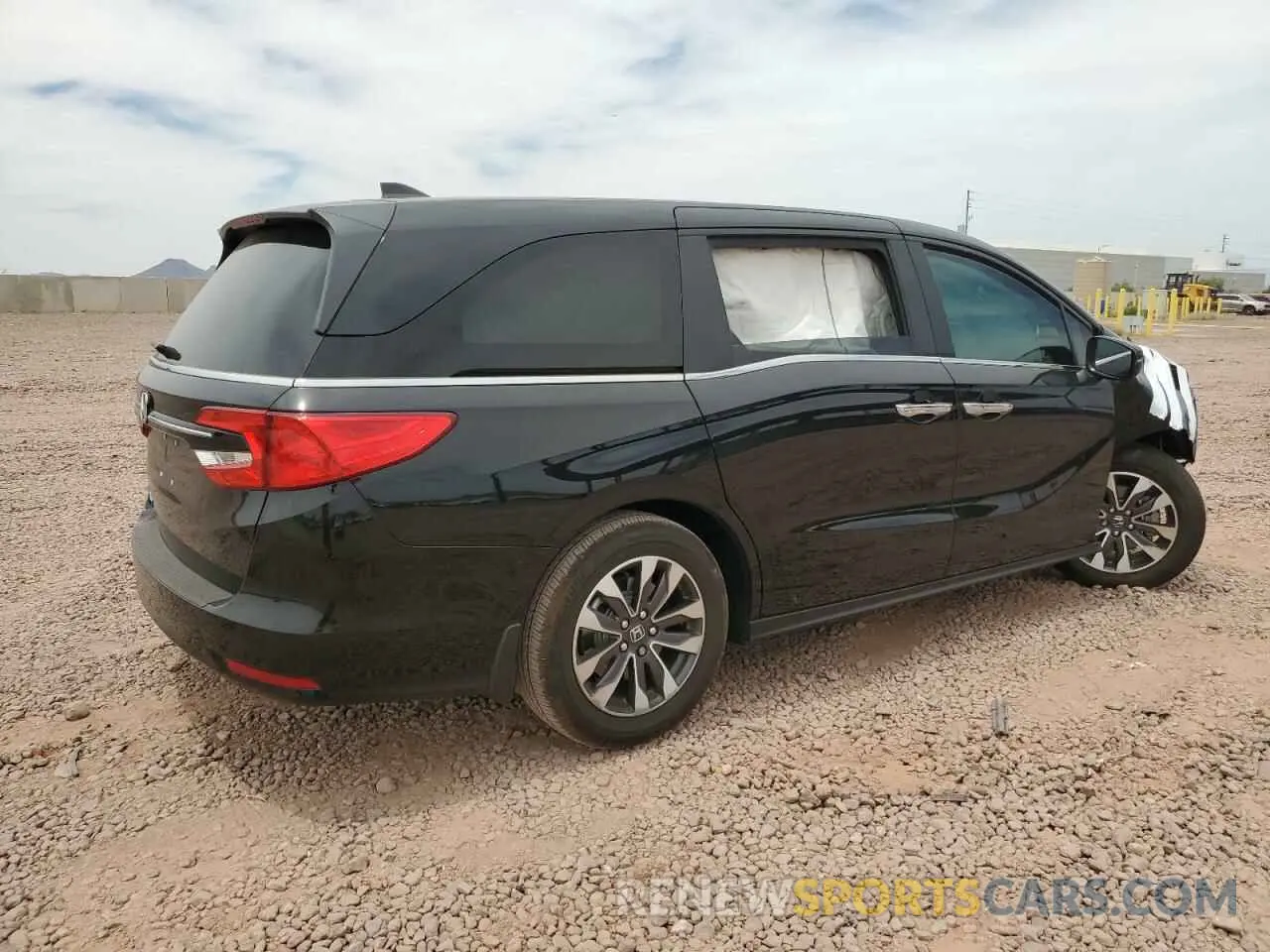3 Photograph of a damaged car 5FNRL6H67RB023736 HONDA All Models 2024