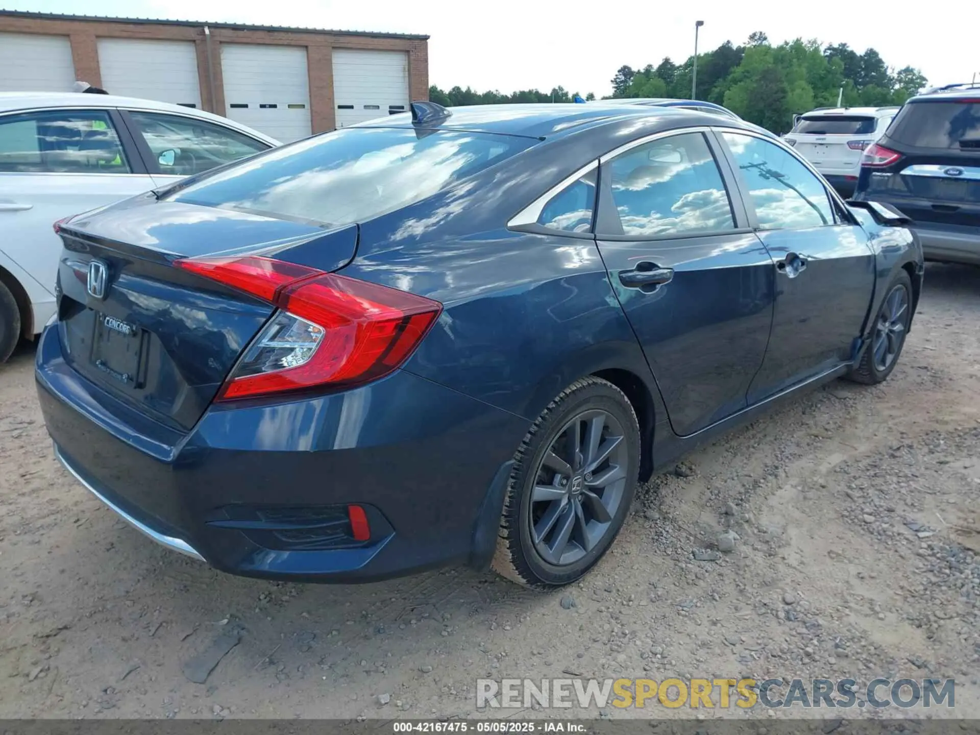 4 Photograph of a damaged car 19XFC1F30KE018579 HONDA CIVIC 2019