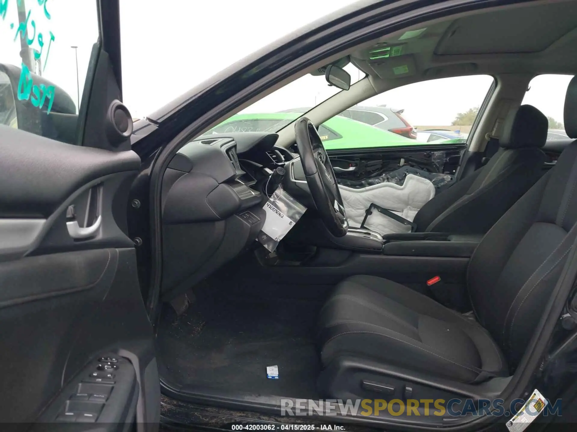 5 Photograph of a damaged car 19XFC1F31KE216118 HONDA CIVIC 2019