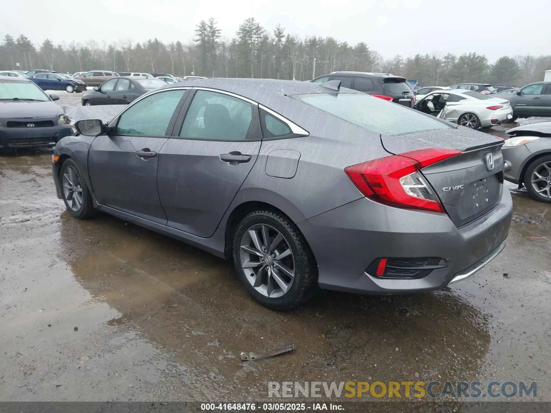 3 Фотография поврежденного автомобиля 19XFC1F32KE011472 HONDA CIVIC 2019