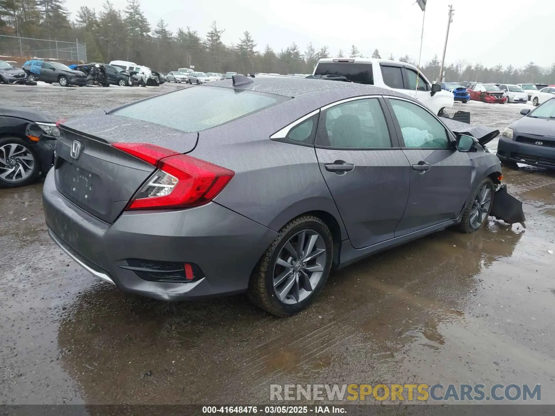 4 Фотография поврежденного автомобиля 19XFC1F32KE011472 HONDA CIVIC 2019