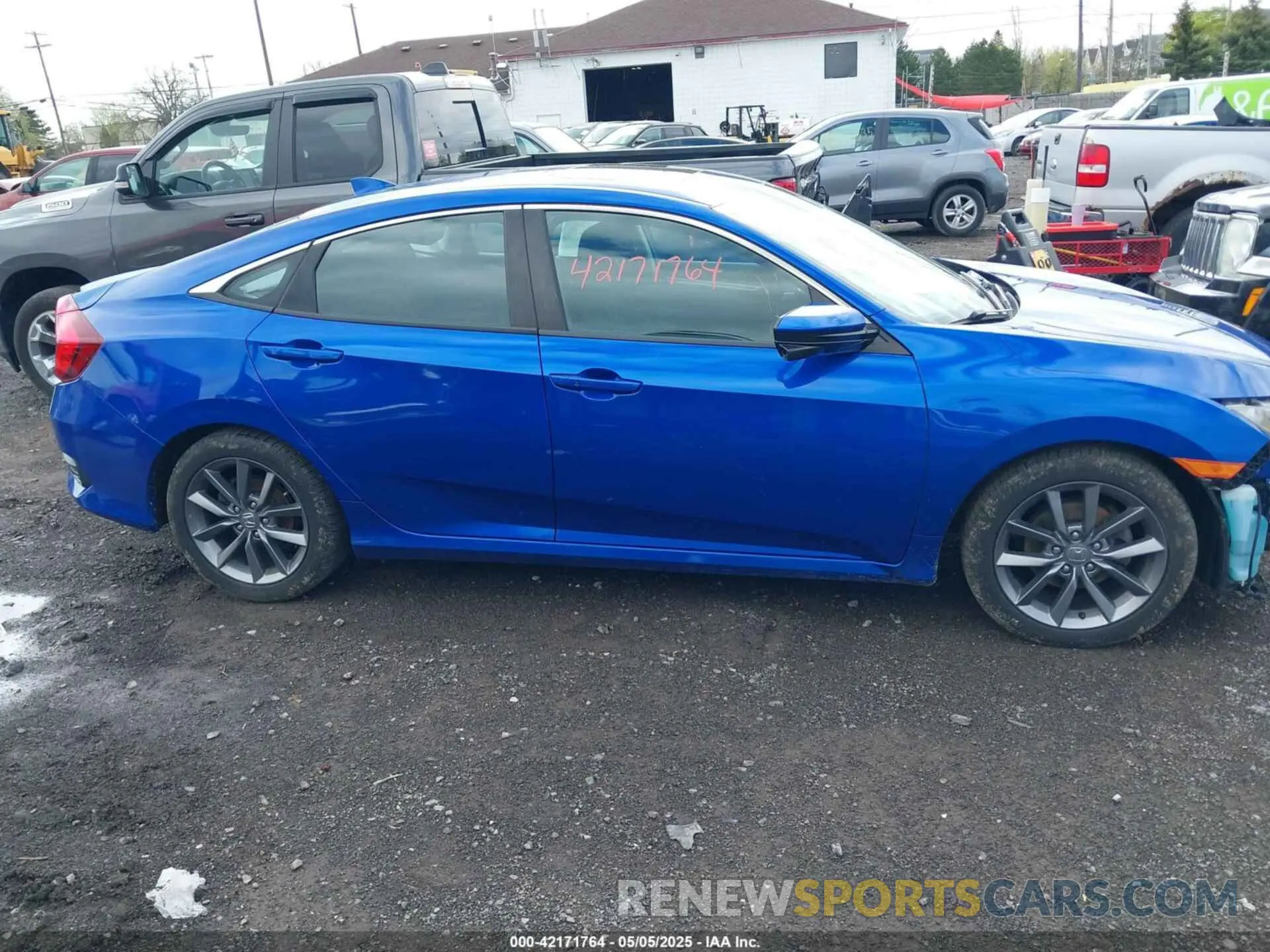 13 Photograph of a damaged car 19XFC1F32KE211316 HONDA CIVIC 2019
