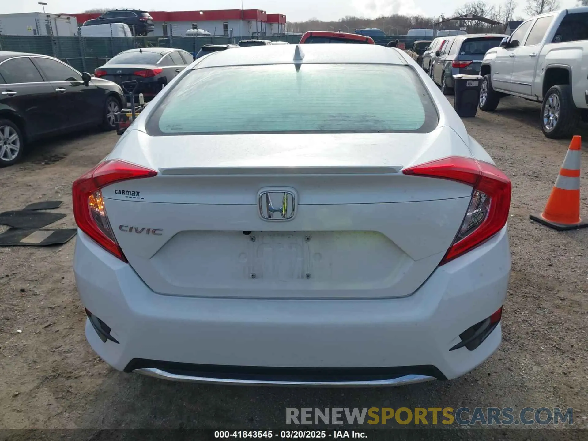16 Фотография поврежденного автомобиля 19XFC1F34KE018682 HONDA CIVIC 2019