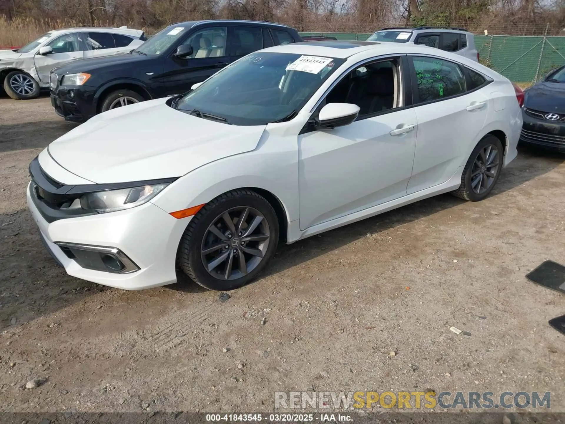 2 Фотография поврежденного автомобиля 19XFC1F34KE018682 HONDA CIVIC 2019