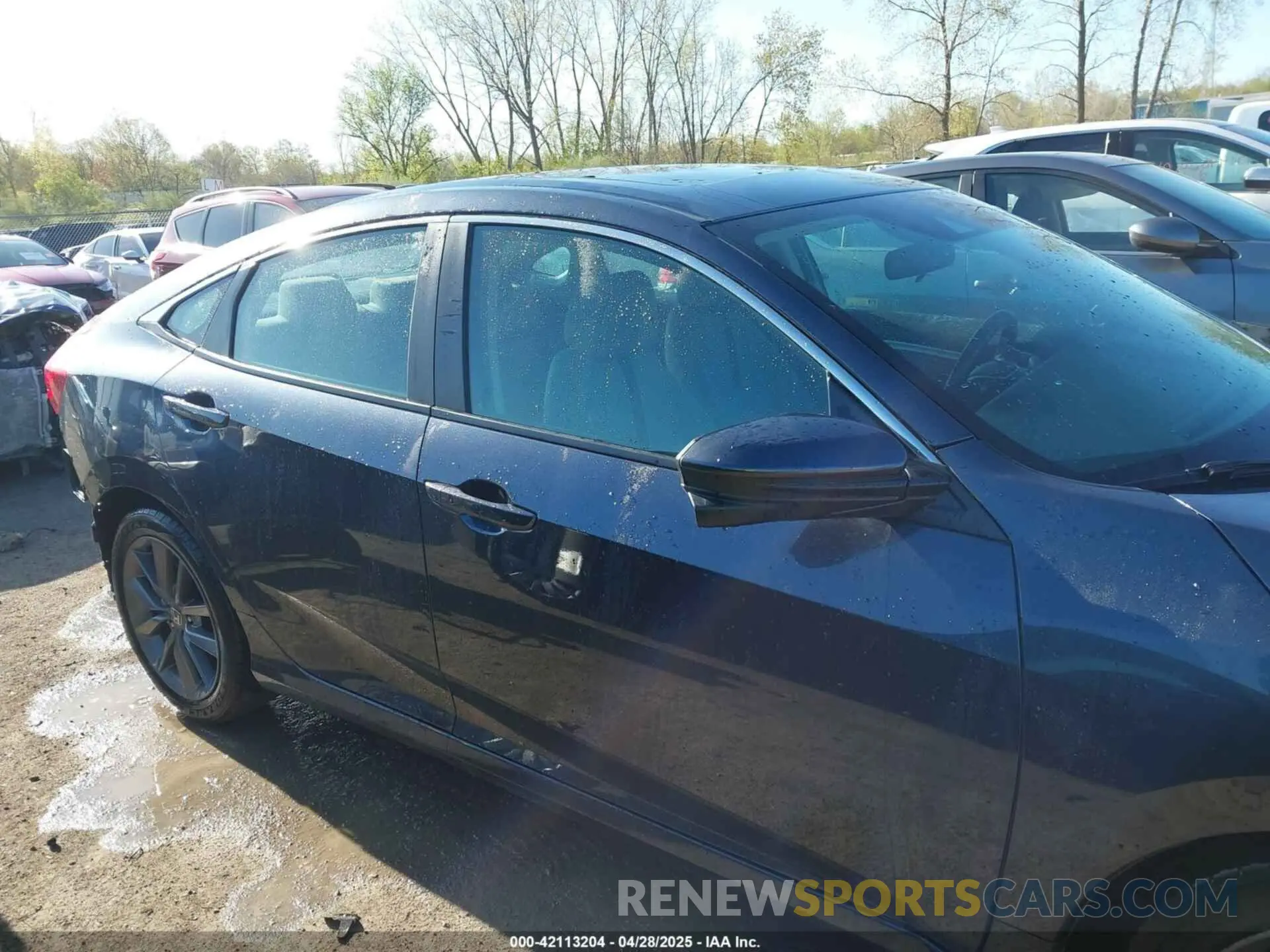 14 Photograph of a damaged car 19XFC1F34KE019864 HONDA CIVIC 2019