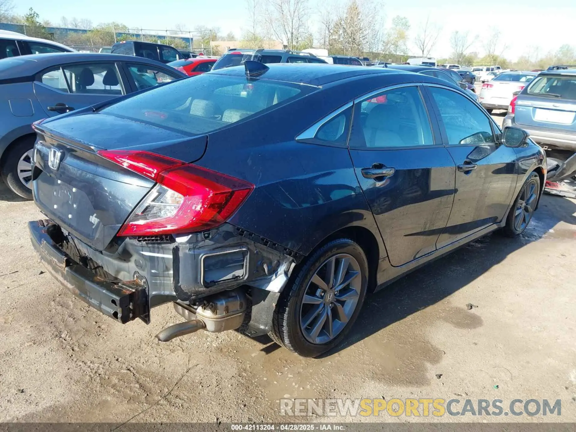 4 Photograph of a damaged car 19XFC1F34KE019864 HONDA CIVIC 2019