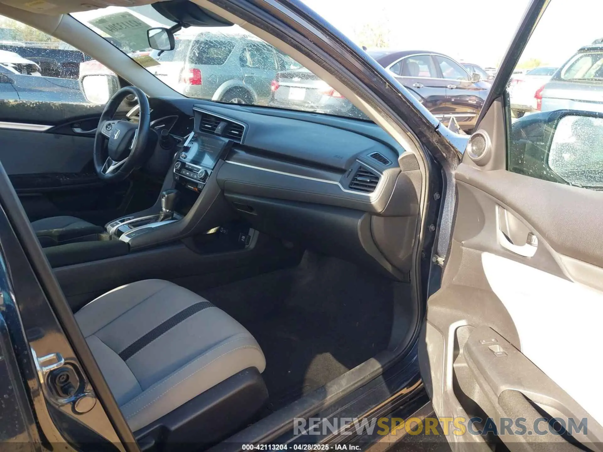 5 Photograph of a damaged car 19XFC1F34KE019864 HONDA CIVIC 2019