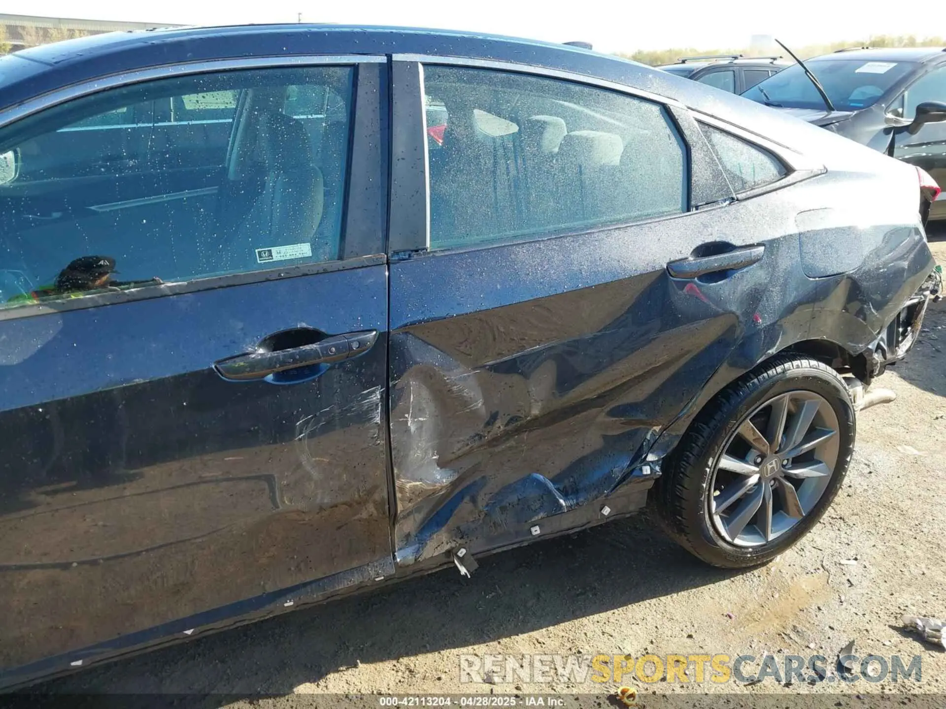 6 Photograph of a damaged car 19XFC1F34KE019864 HONDA CIVIC 2019