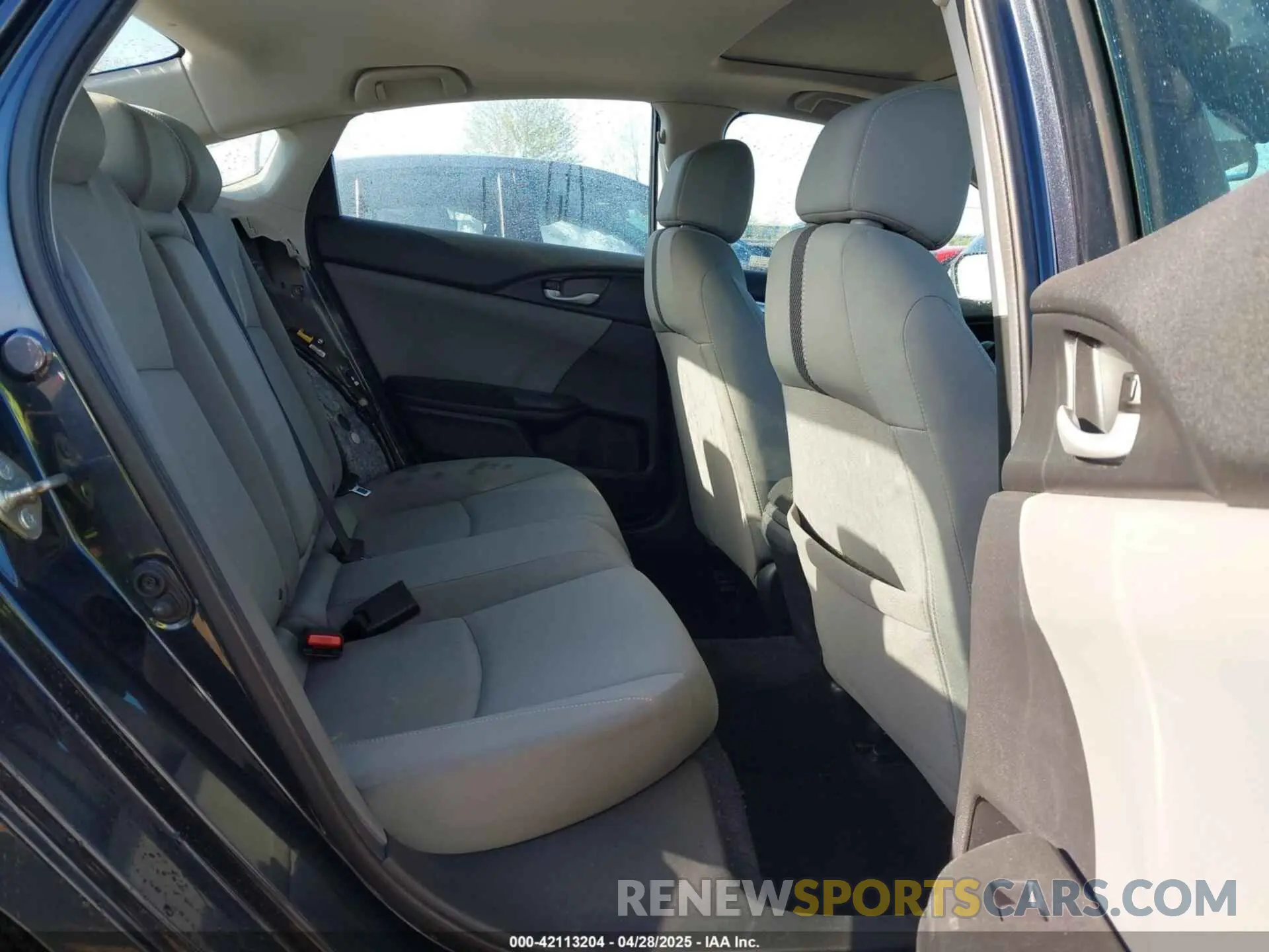 8 Photograph of a damaged car 19XFC1F34KE019864 HONDA CIVIC 2019