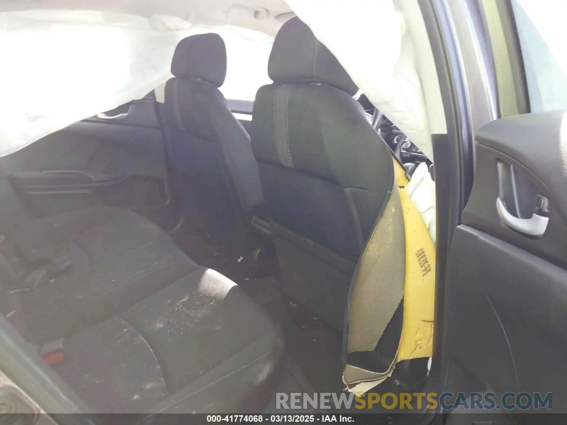 8 Photograph of a damaged car 19XFC1F35KE020036 HONDA CIVIC 2019