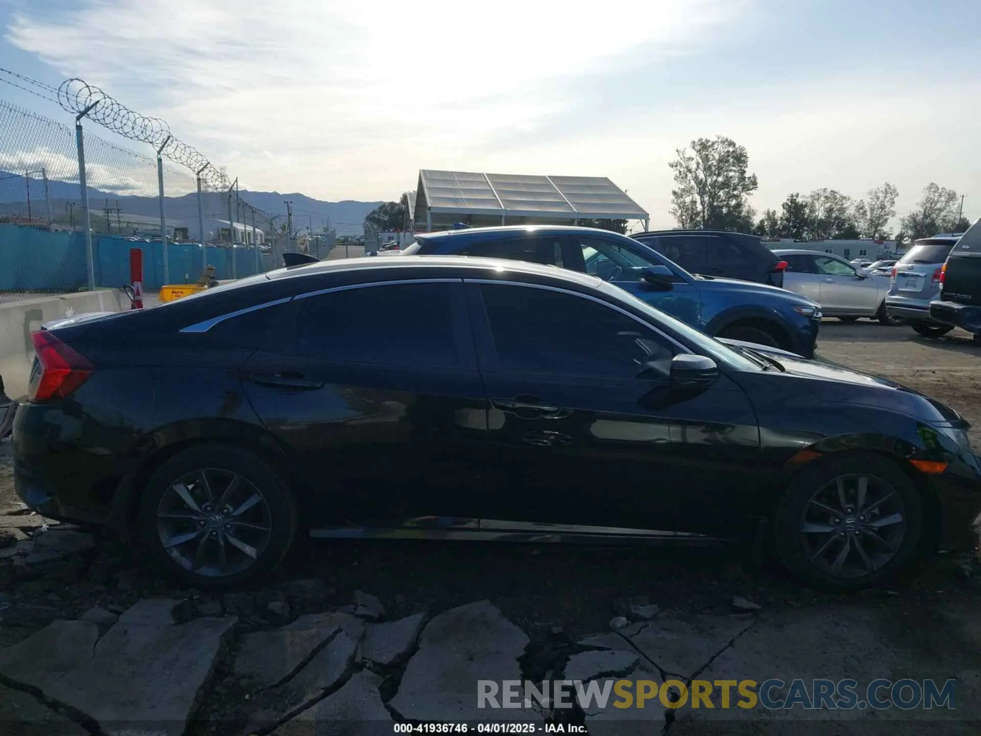 13 Фотография поврежденного автомобиля 19XFC1F35KE203436 HONDA CIVIC 2019