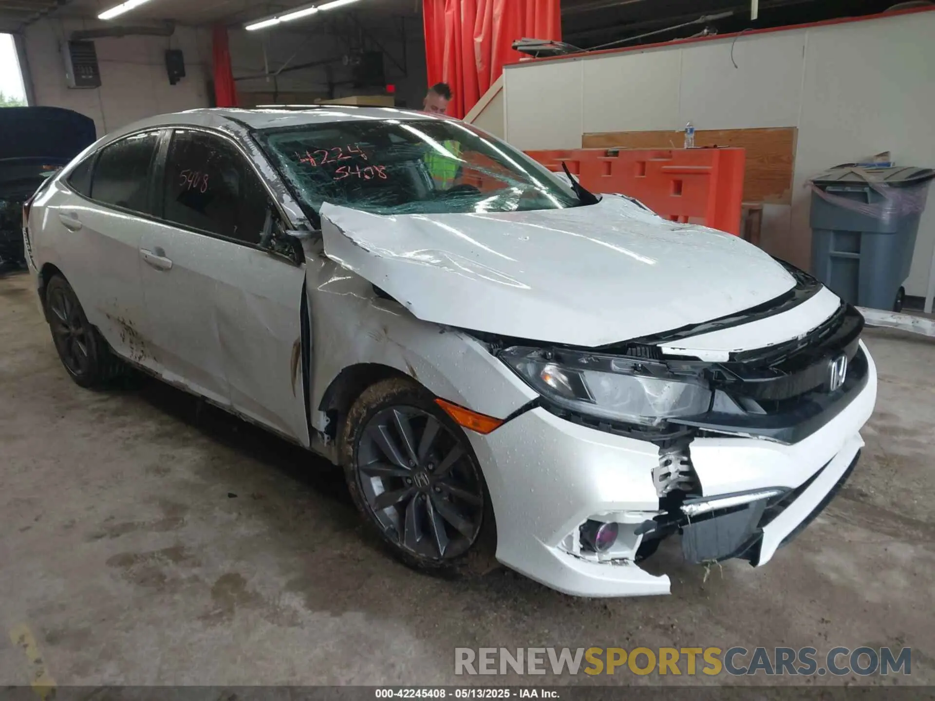 1 Фотография поврежденного автомобиля 19XFC1F36KE016030 HONDA CIVIC 2019