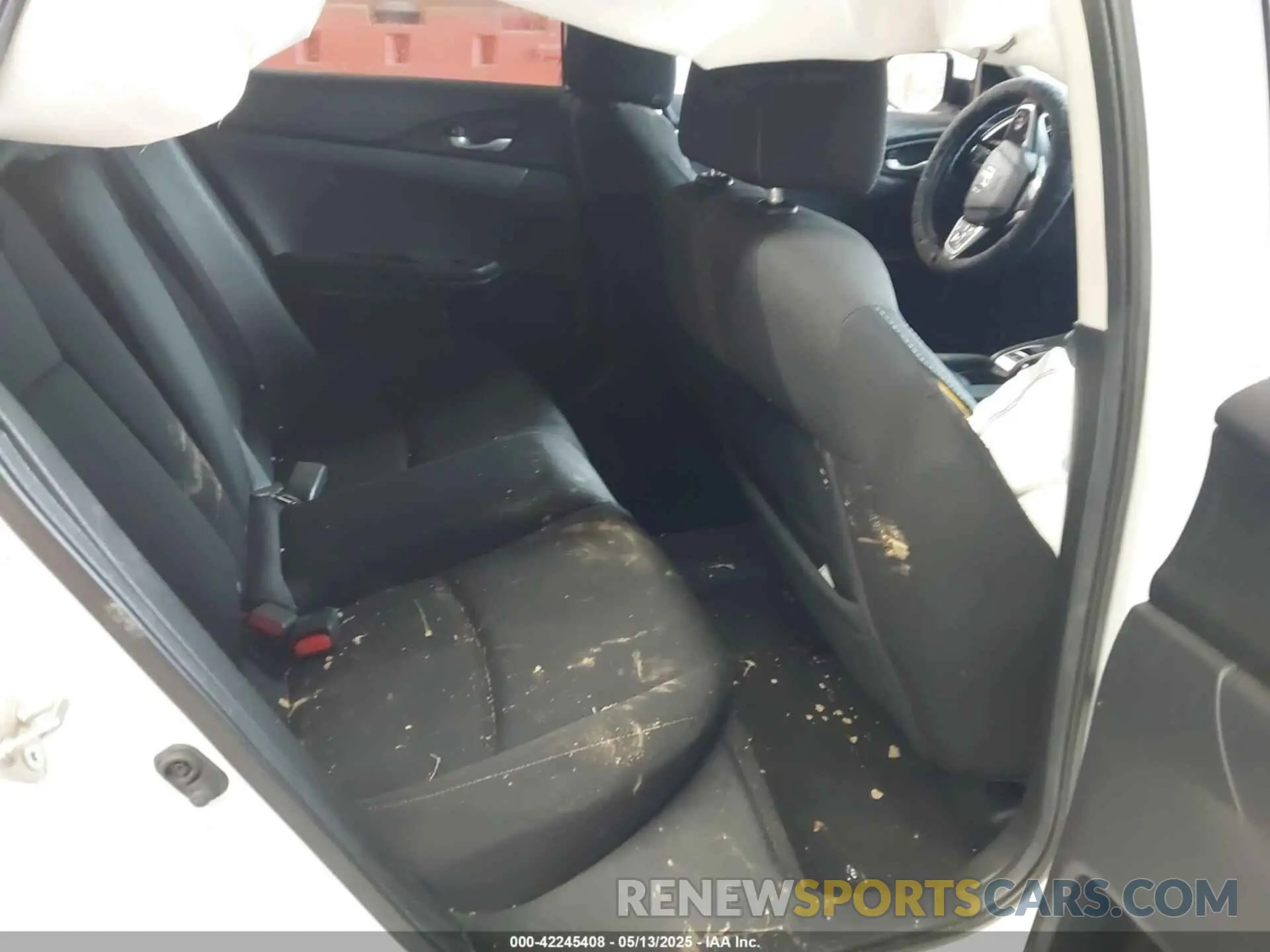 8 Фотография поврежденного автомобиля 19XFC1F36KE016030 HONDA CIVIC 2019