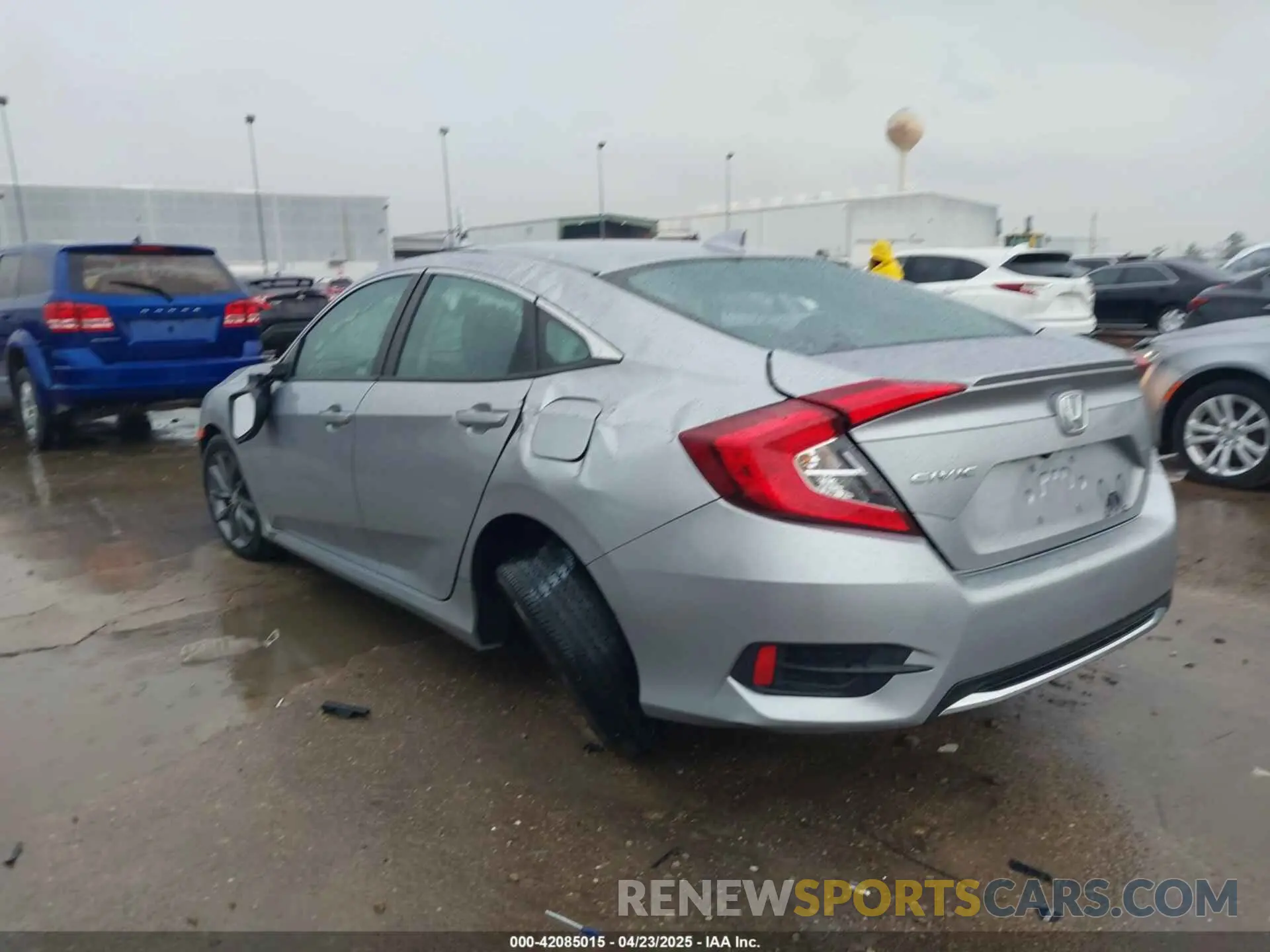 3 Фотография поврежденного автомобиля 19XFC1F36KE210718 HONDA CIVIC 2019
