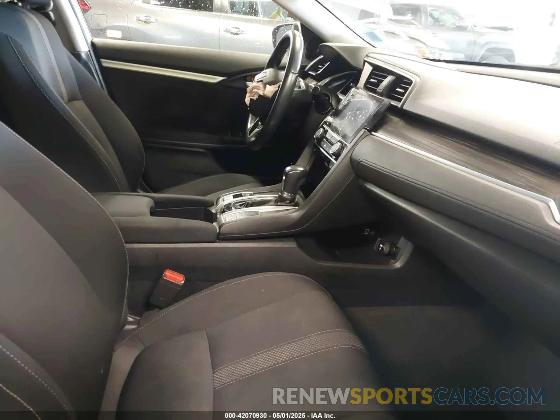 5 Photograph of a damaged car 19XFC1F36KE210878 HONDA CIVIC 2019