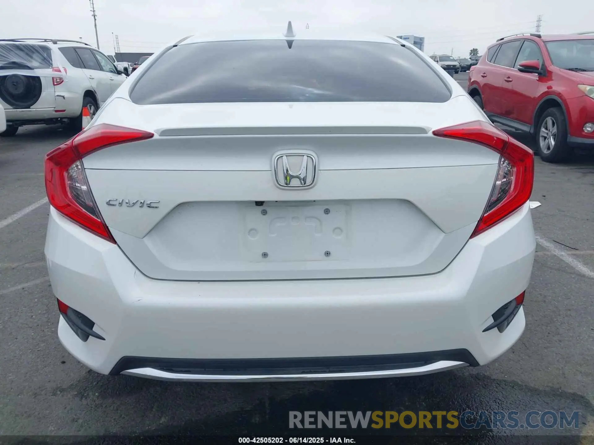 16 Photograph of a damaged car 19XFC1F36KE211867 HONDA CIVIC 2019