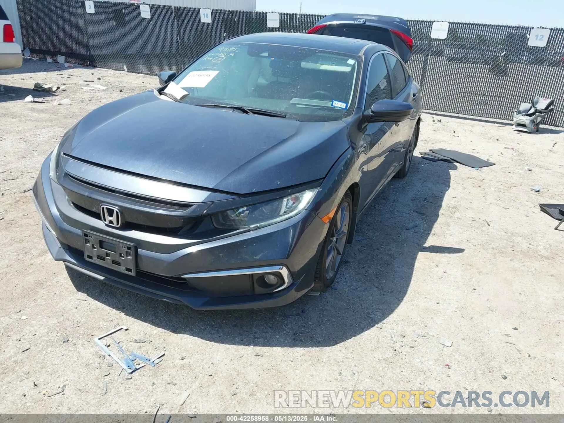 2 Фотография поврежденного автомобиля 19XFC1F37KE001388 HONDA CIVIC 2019