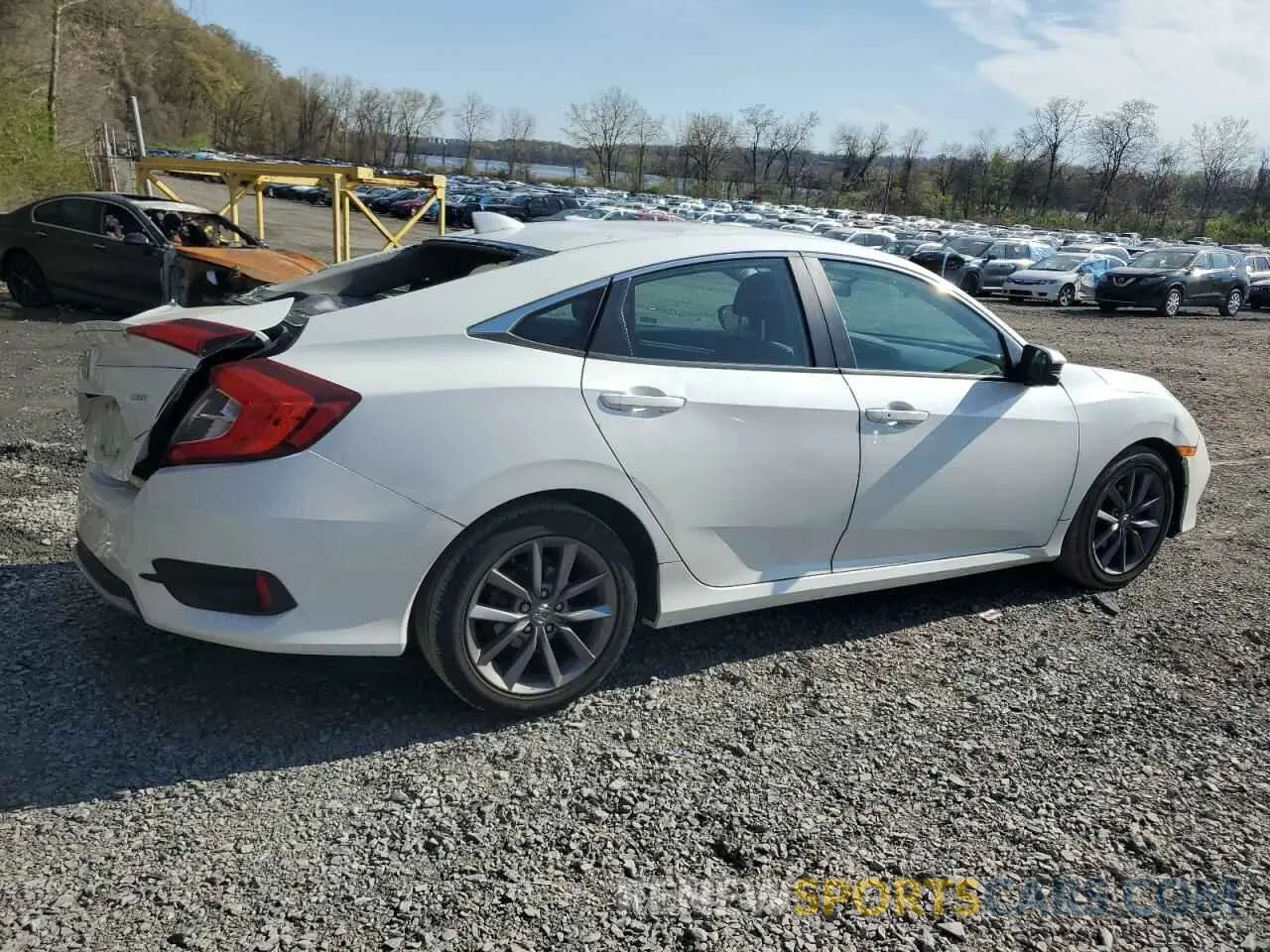 3 Photograph of a damaged car 19XFC1F38KE207335 HONDA CIVIC 2019