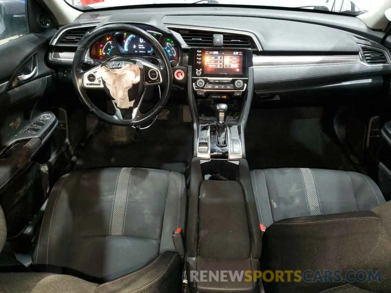 8 Фотография поврежденного автомобиля 19XFC1F3XKE004558 HONDA CIVIC 2019
