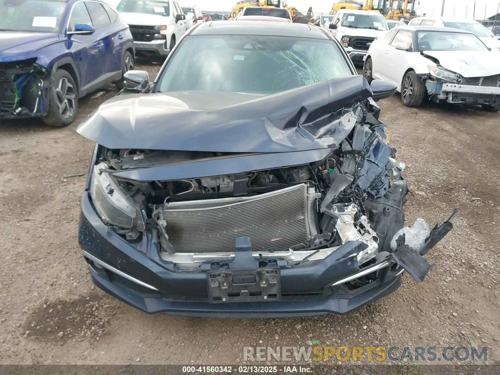 18 Фотография поврежденного автомобиля 19XFC1F70KE008427 HONDA CIVIC 2019