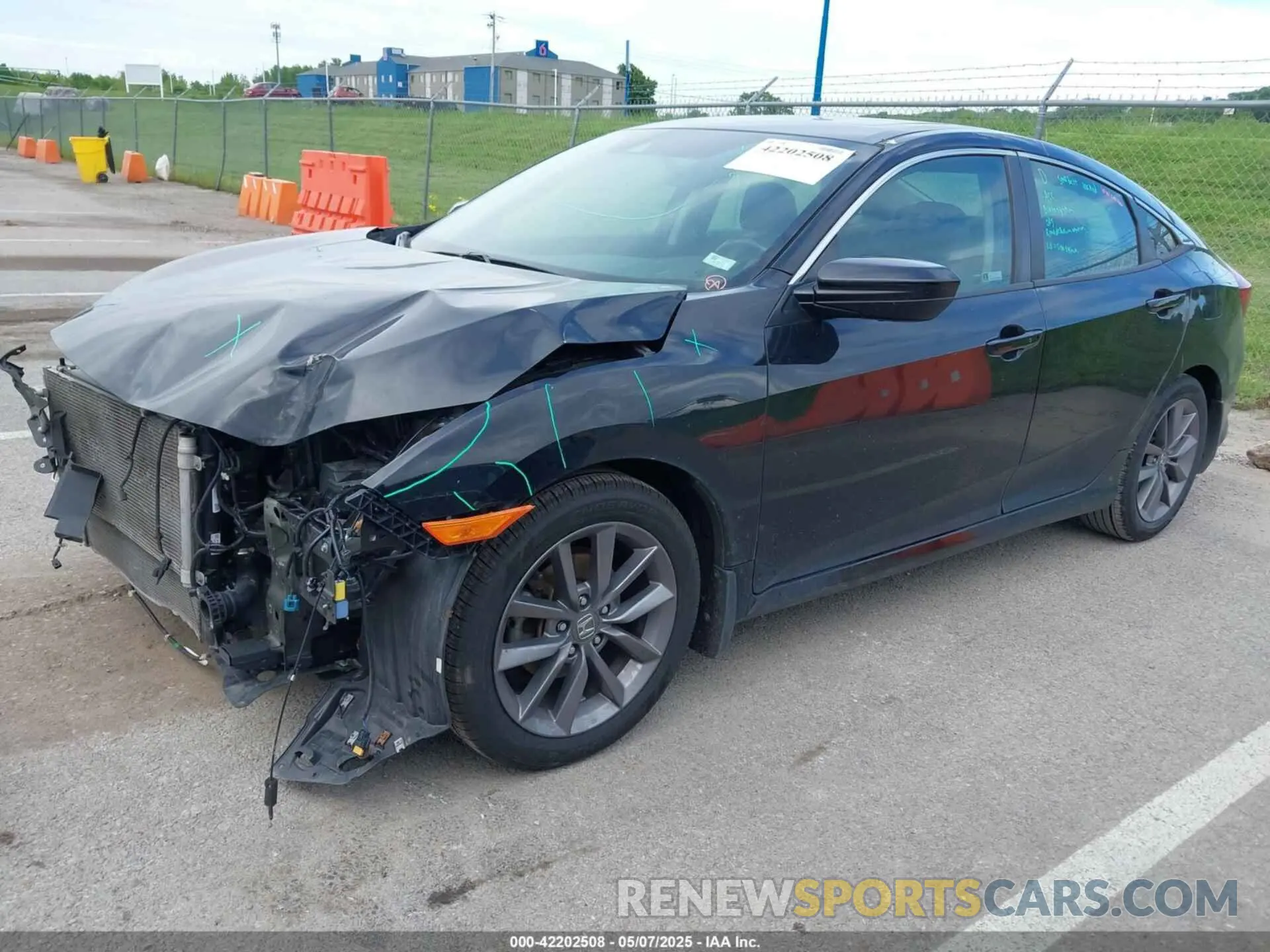2 Photograph of a damaged car 19XFC1F77KE013625 HONDA CIVIC 2019