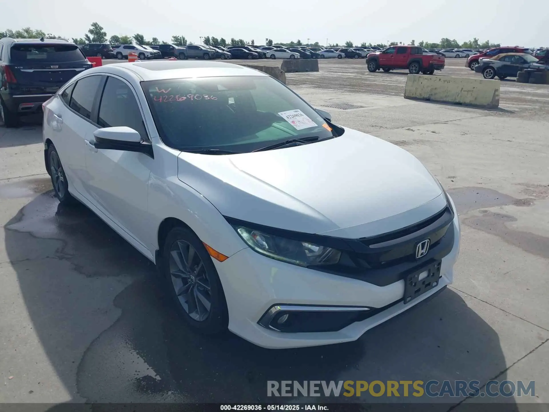 1 Photograph of a damaged car 19XFC1F78KE203952 HONDA CIVIC 2019