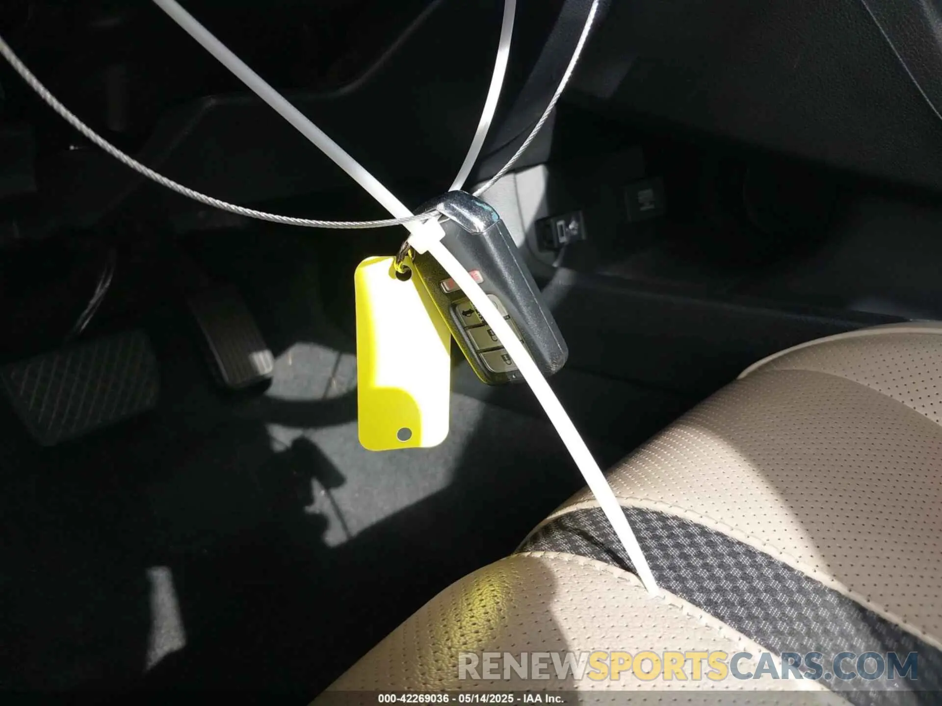11 Photograph of a damaged car 19XFC1F78KE203952 HONDA CIVIC 2019