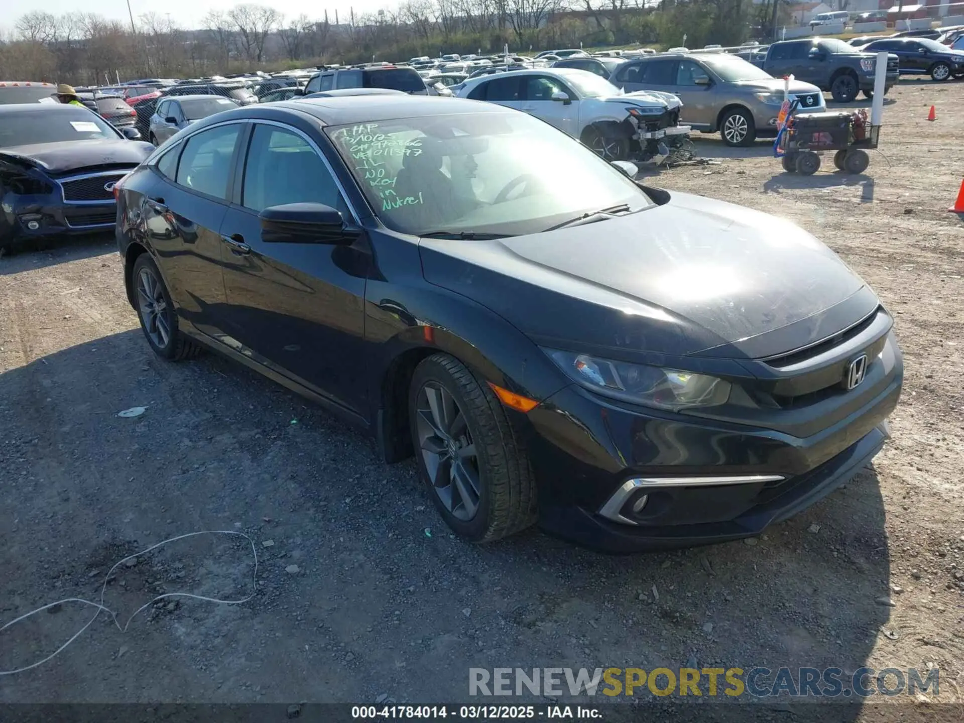 1 Photograph of a damaged car 19XFC1F7XKE011397 HONDA CIVIC 2019