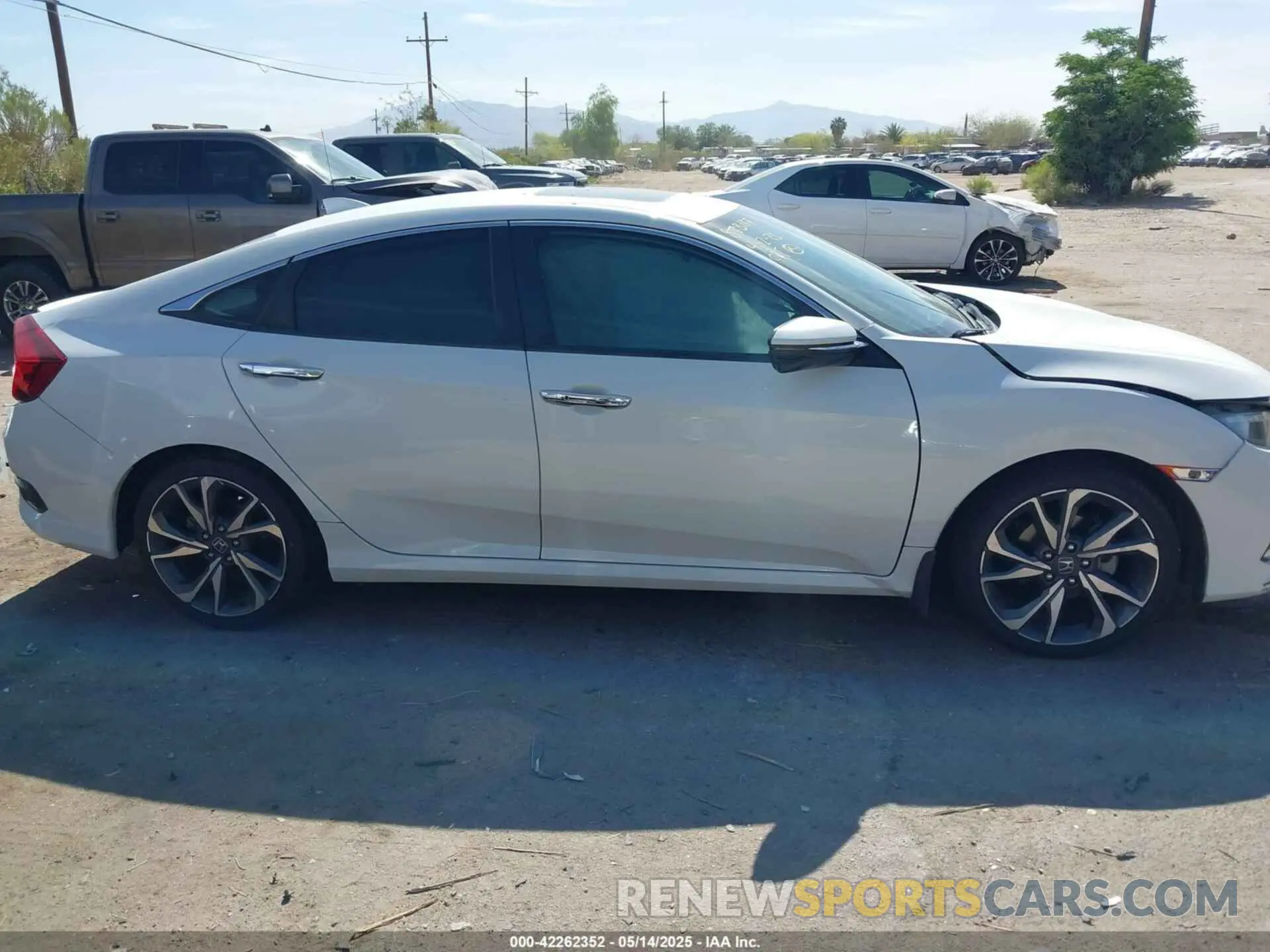 12 Photograph of a damaged car 19XFC1F90KE000846 HONDA CIVIC 2019