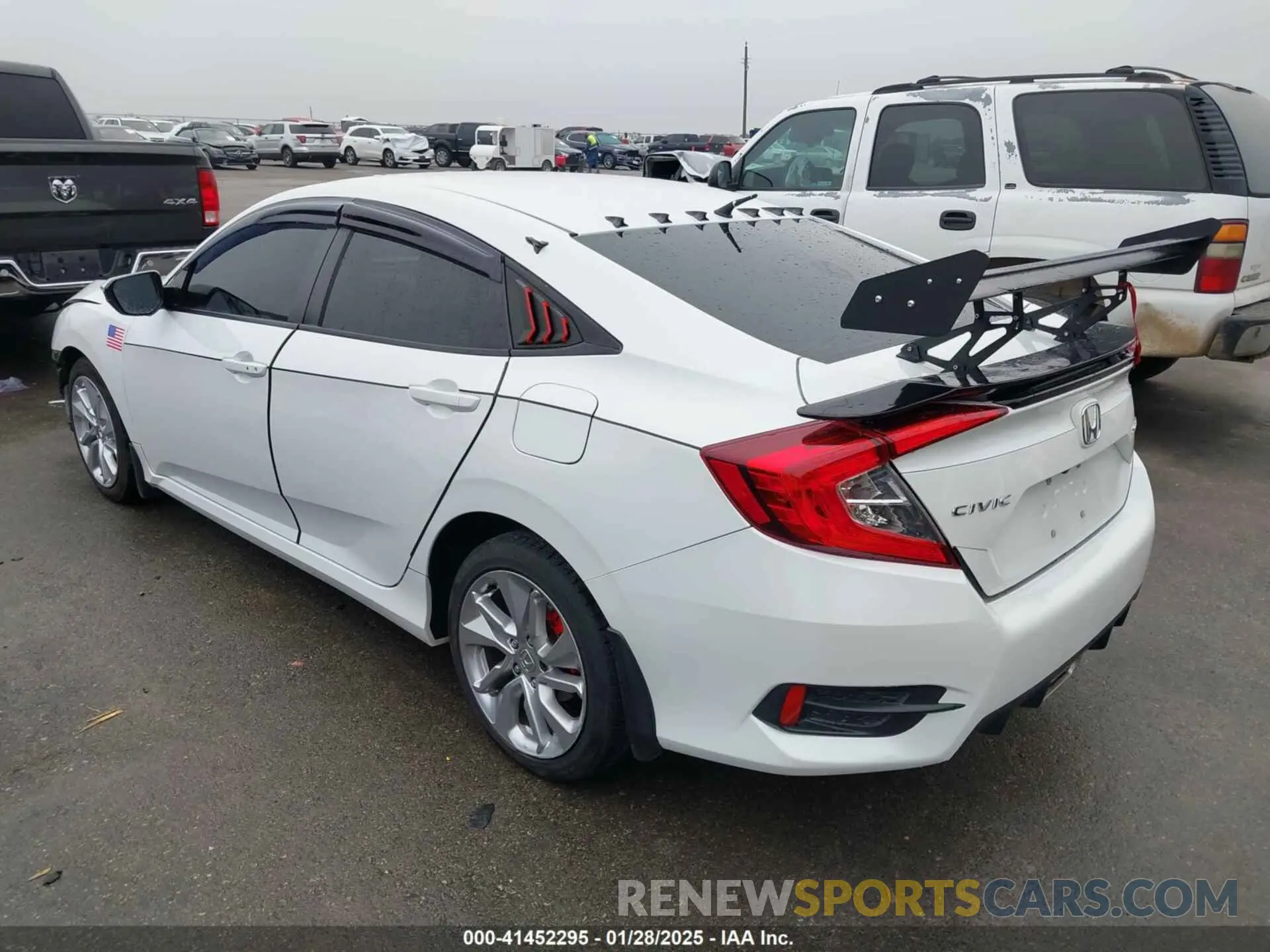 3 Photograph of a damaged car 19XFC2E87KE021501 HONDA CIVIC 2019