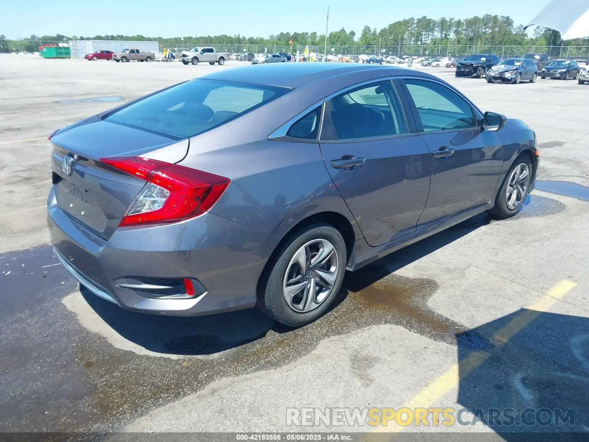 4 Фотография поврежденного автомобиля 19XFC2F62KE010340 HONDA CIVIC 2019