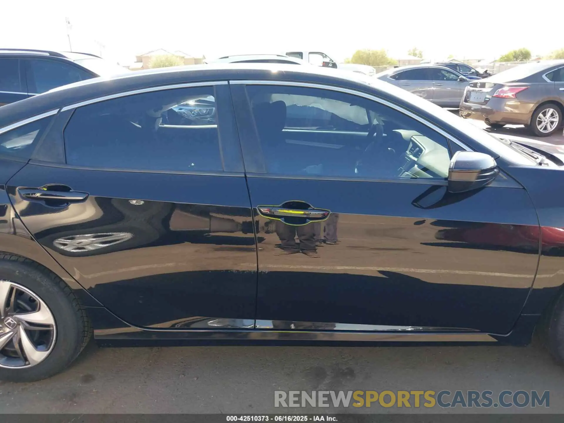 13 Photograph of a damaged car 19XFC2F62KE202213 HONDA CIVIC 2019