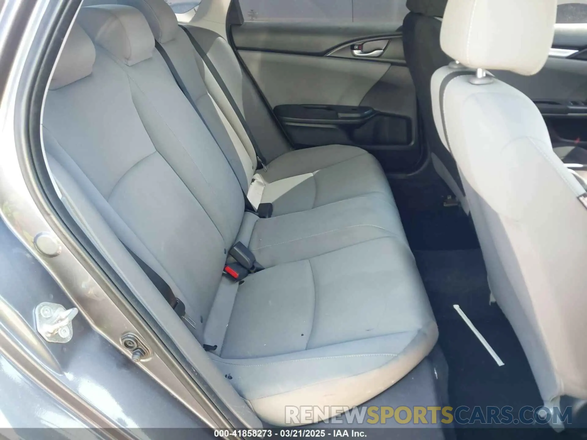 8 Photograph of a damaged car 19XFC2F63KE032993 HONDA CIVIC 2019