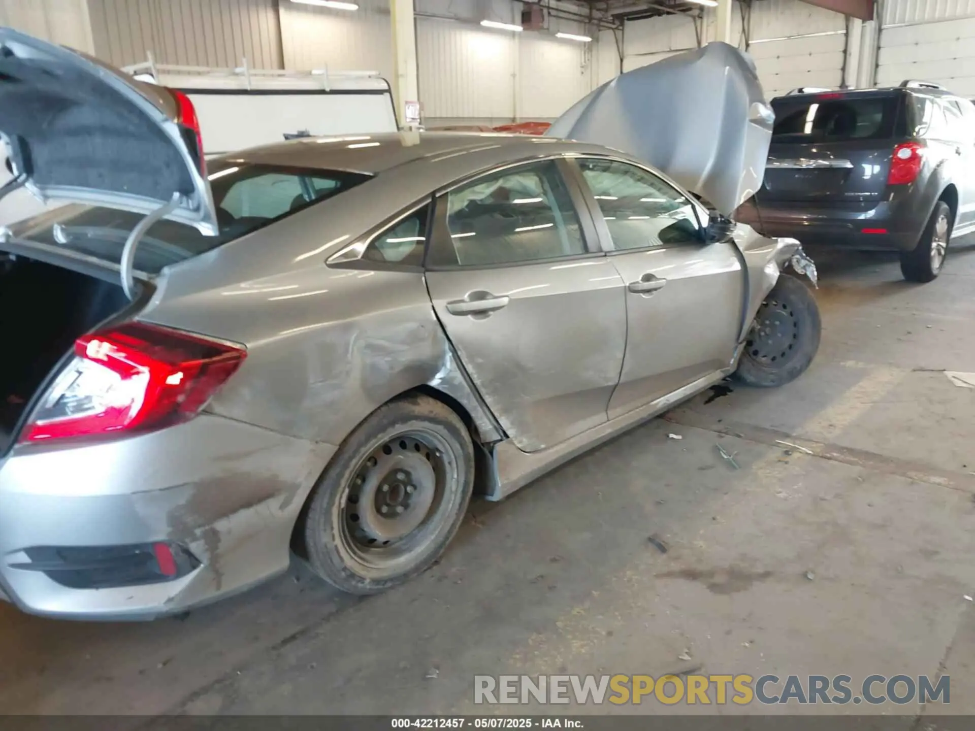 6 Фотография поврежденного автомобиля 19XFC2F64KE208210 HONDA CIVIC 2019