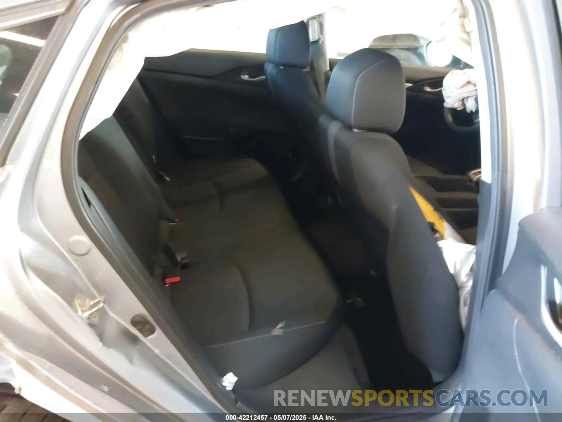8 Фотография поврежденного автомобиля 19XFC2F64KE208210 HONDA CIVIC 2019