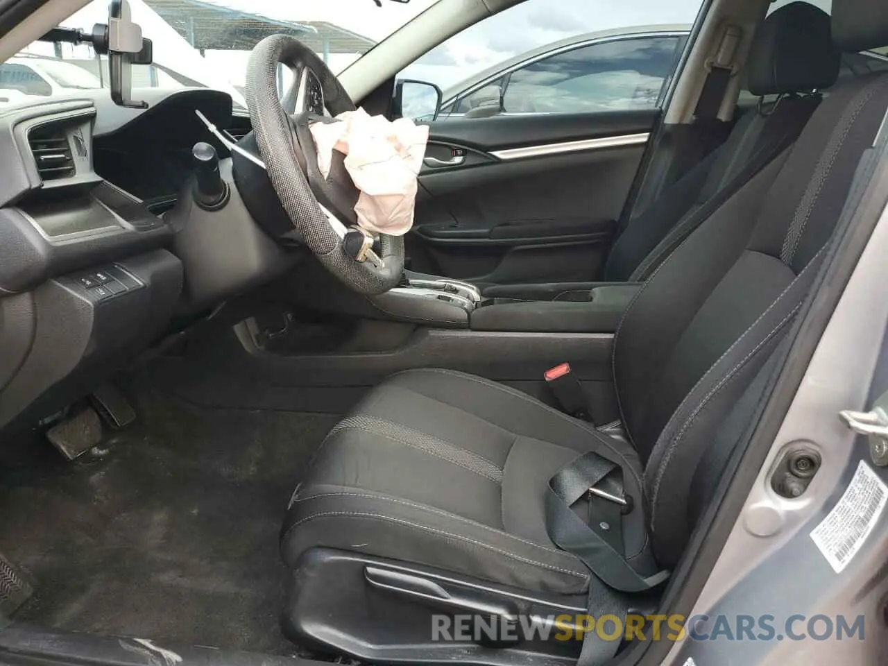 7 Фотография поврежденного автомобиля 19XFC2F64KE209938 HONDA CIVIC 2019