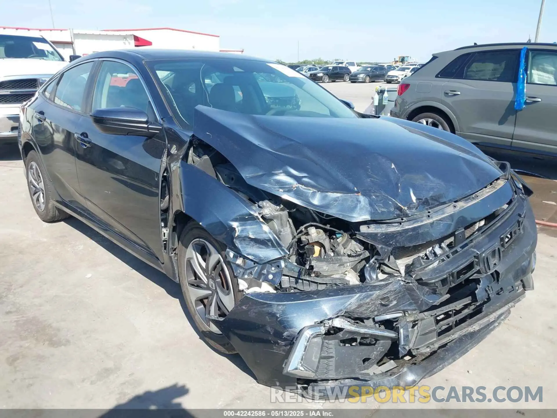 1 Фотография поврежденного автомобиля 19XFC2F65KE027701 HONDA CIVIC 2019